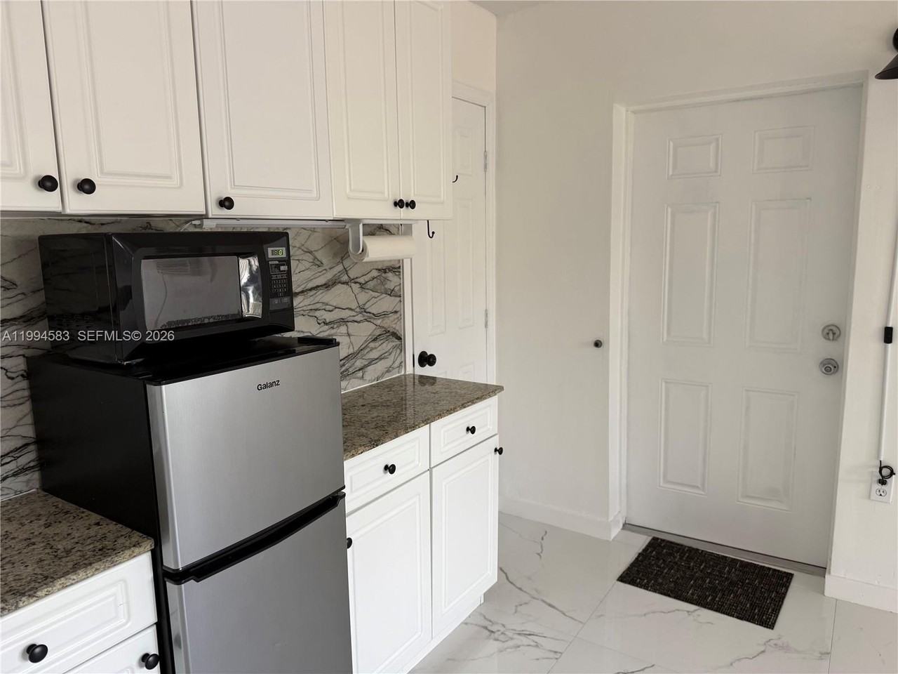 1230 North Dr - Photo 3 of 12