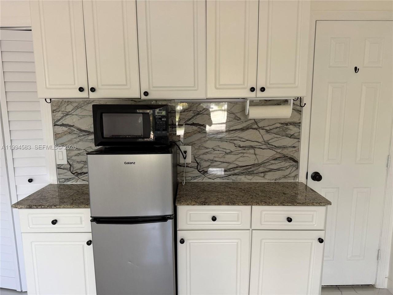 1230 North Dr - Photo 4 of 12