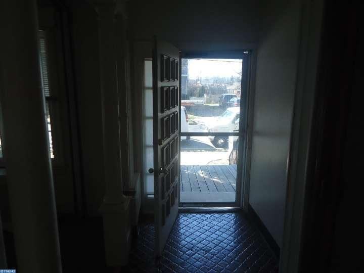 217 Virginia Ave - Photo 3 of 8