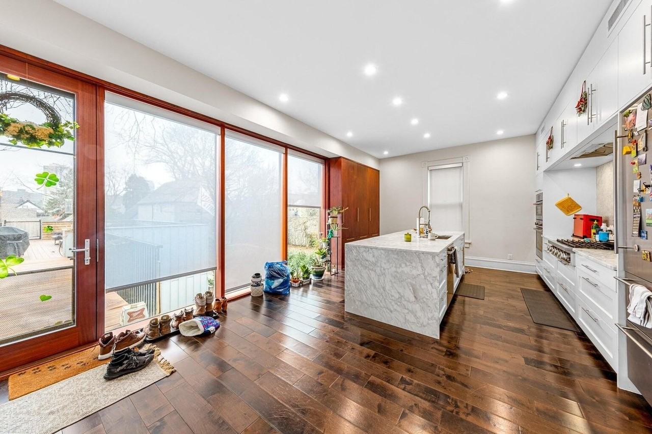 1730 N Franklin Pl - Photo 3 of 19