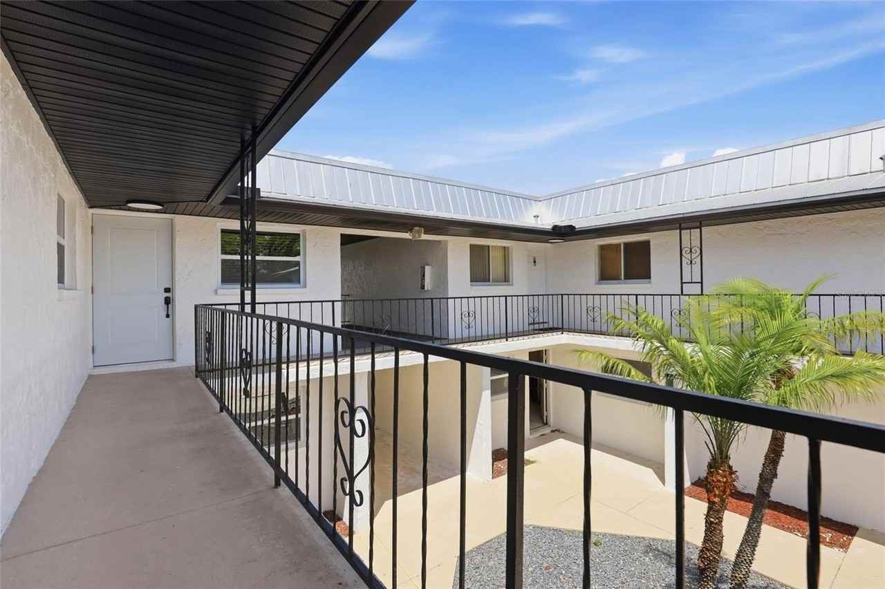 4460 Oakley St - Photo 2 of 18