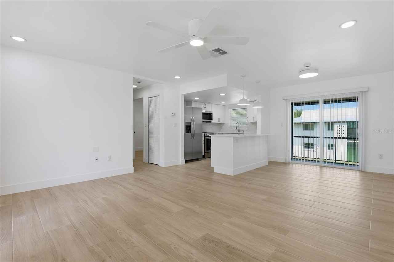 4460 Oakley St - Photo 6 of 18