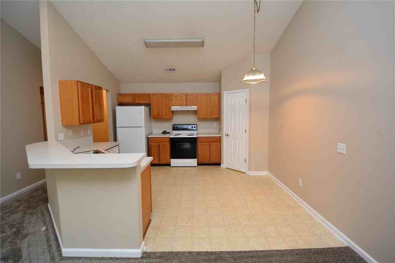 35 Regent Ln #B - Photo 3 of 20