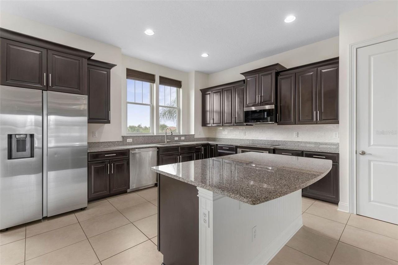 2703 Morning Light Ct - Photo 4 of 50