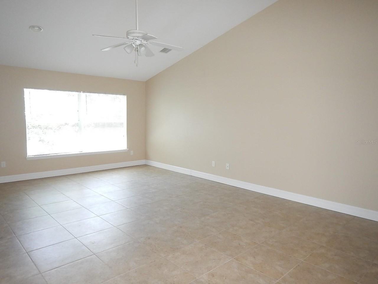 453 W Desoto St - Photo 3 of 12