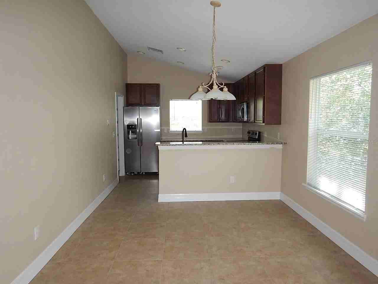 453 W Desoto St - Photo 5 of 12