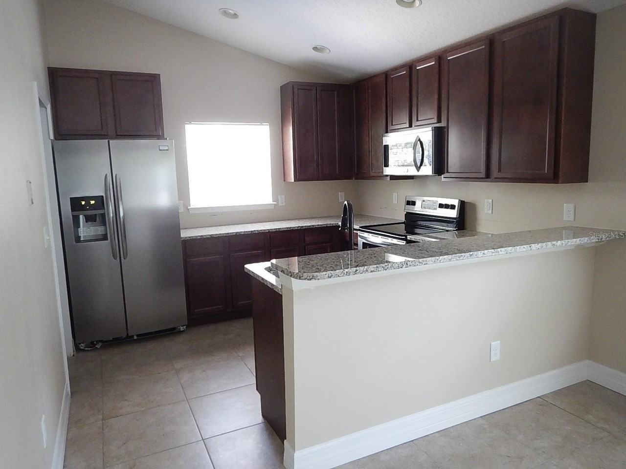 453 W Desoto St - Photo 6 of 12