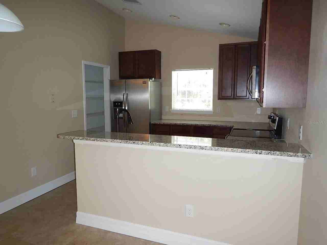 453 W Desoto St - Photo 7 of 12