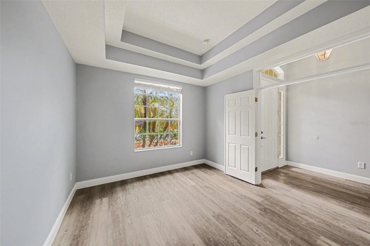 7005 Winding Lake Cir - Photo 4 of 24