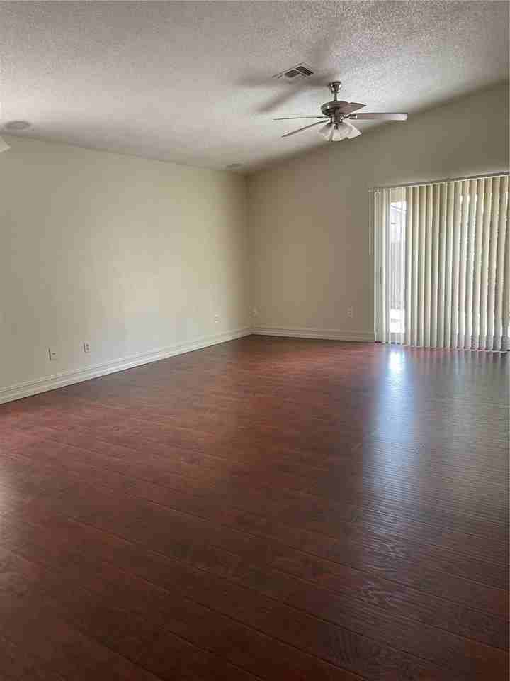 1618 Bobolink Ln - Photo 5 of 14