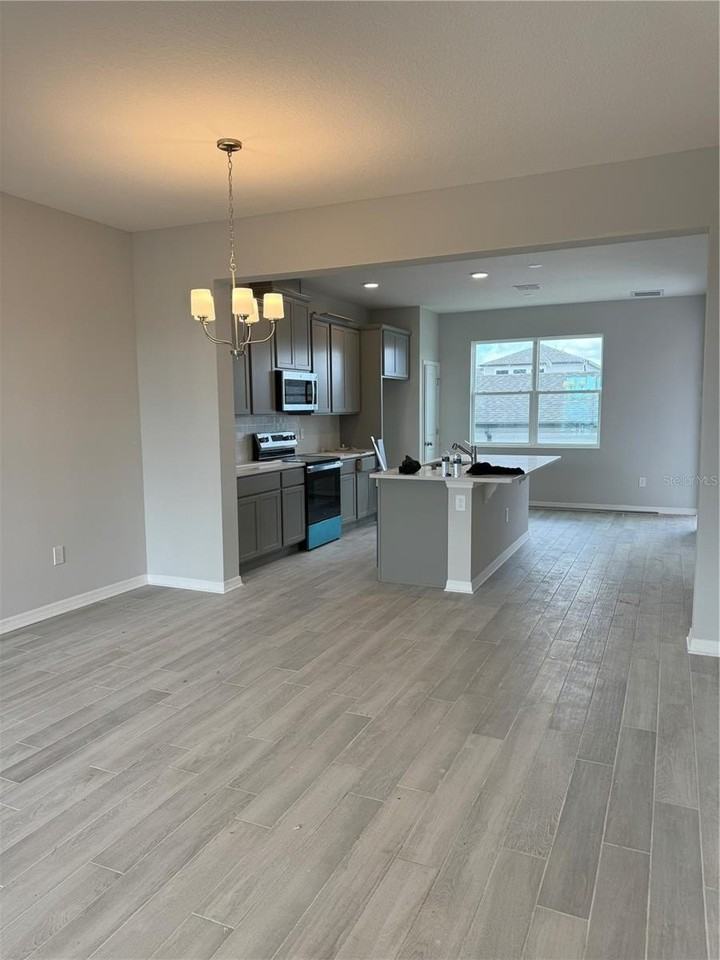 12118 Plumpton Dr - Photo 3 of 24