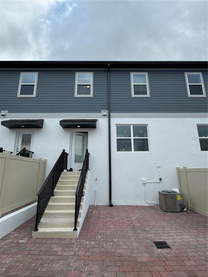 12118 Plumpton Dr - Photo 6 of 24