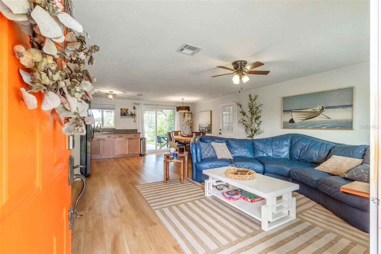 2586 Auburn Blvd - Photo 7 of 44