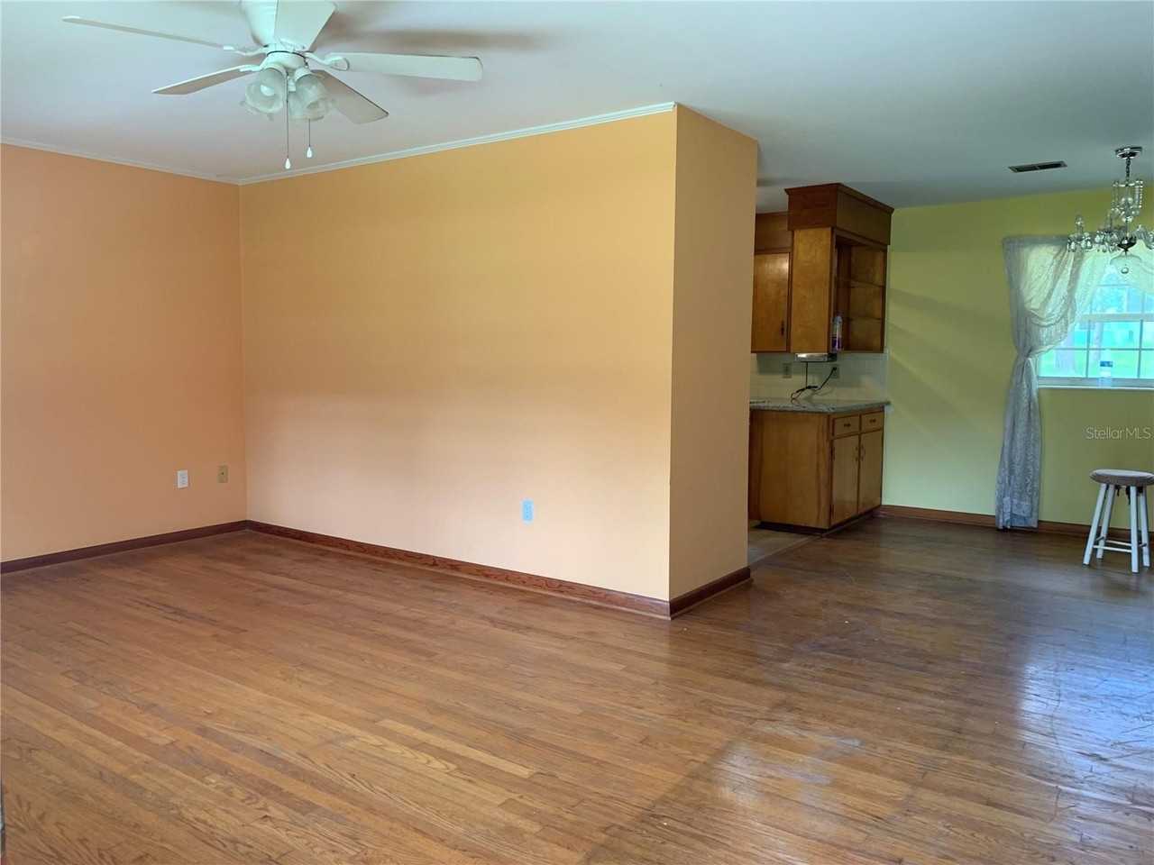 1106 Ne 17th Ter - Photo 5 of 22