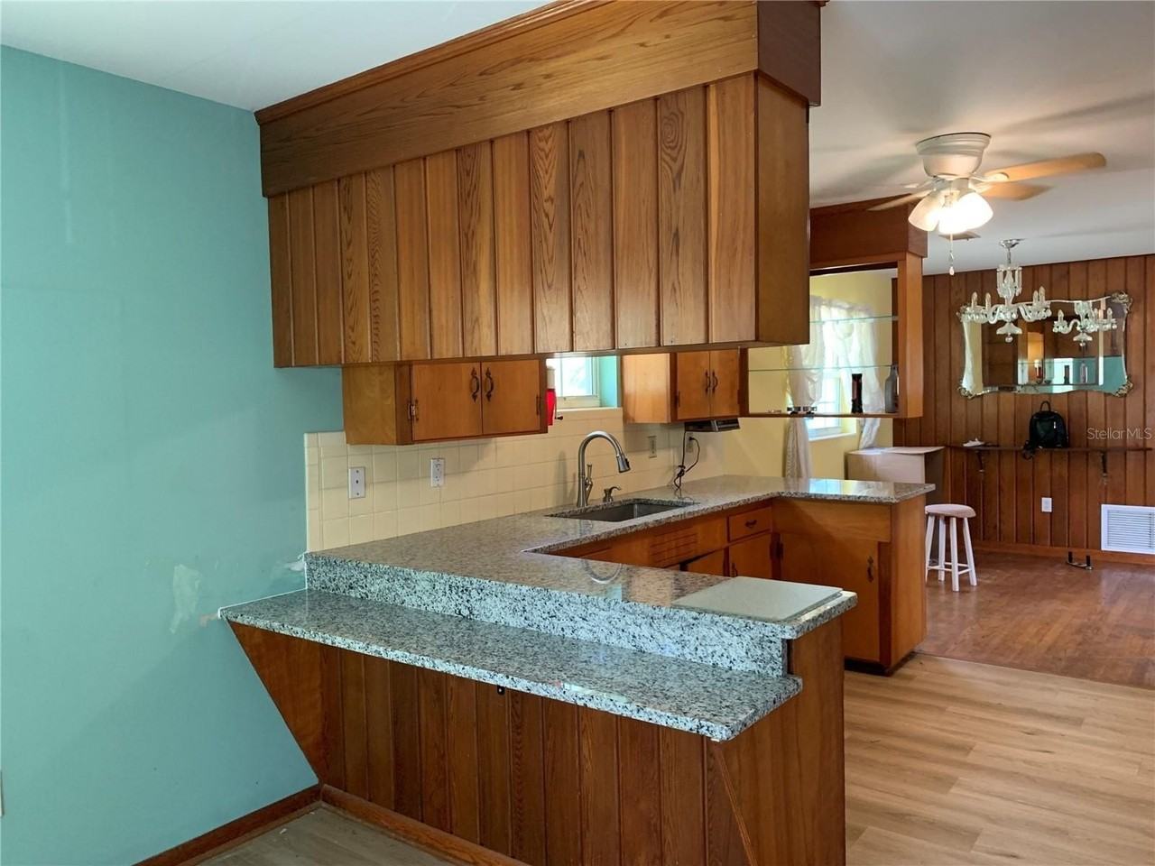 1106 Ne 17th Ter - Photo 6 of 22