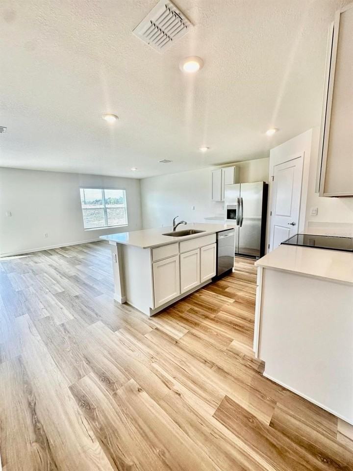 5844 Sw 132nd Pl - Photo 4 of 21