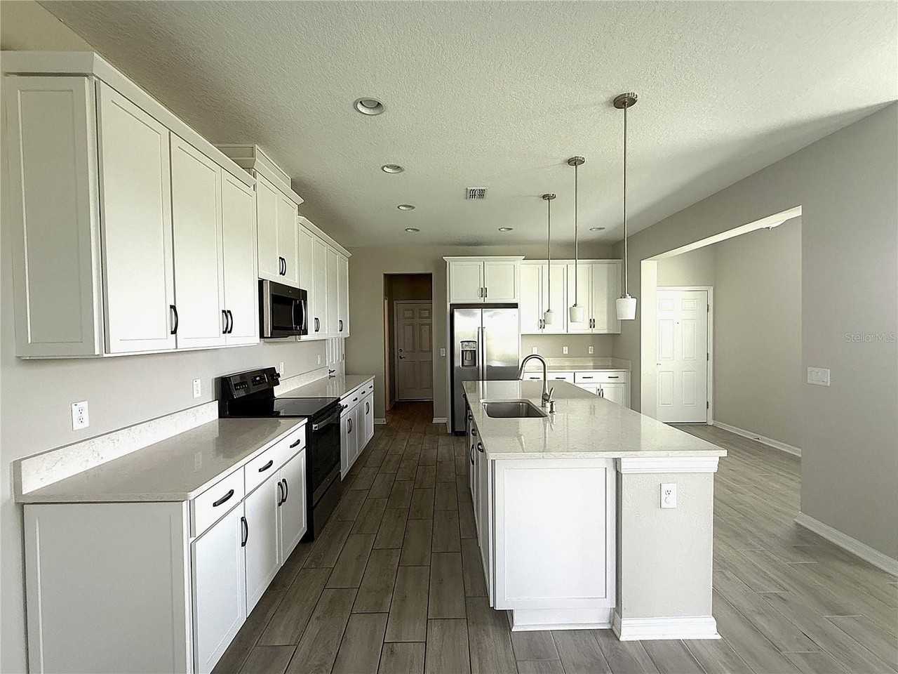 2453 Stapleford Pl - Photo 7 of 37