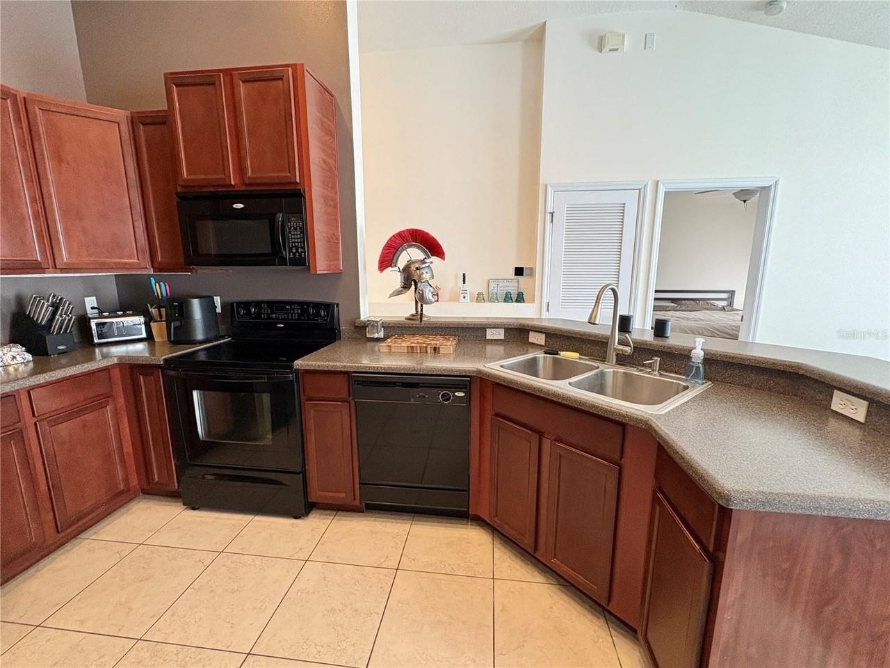 7610 Red Mill Cir - Photo 7 of 24