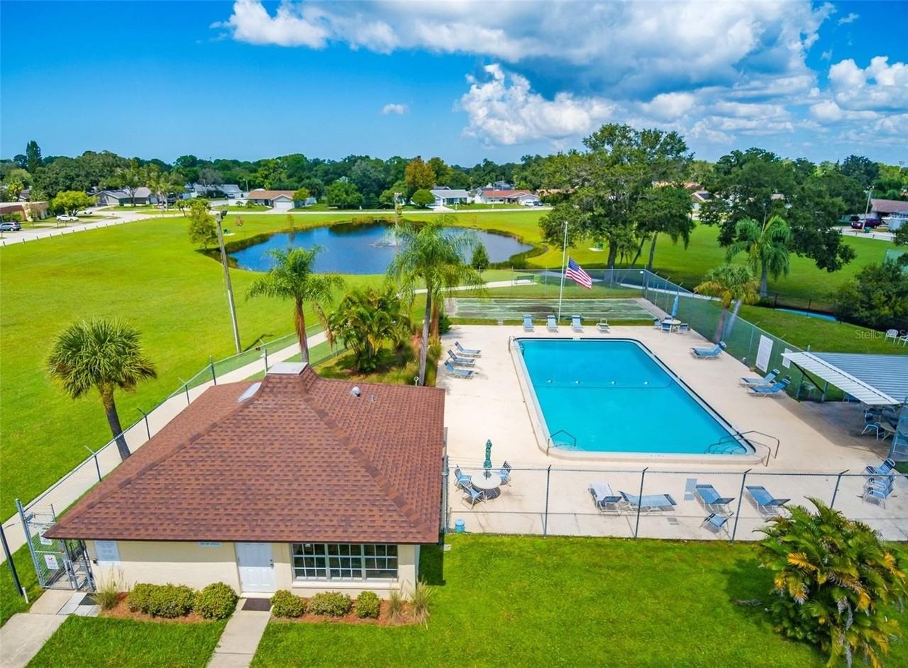 9992 86th St - Photo 2 of 48