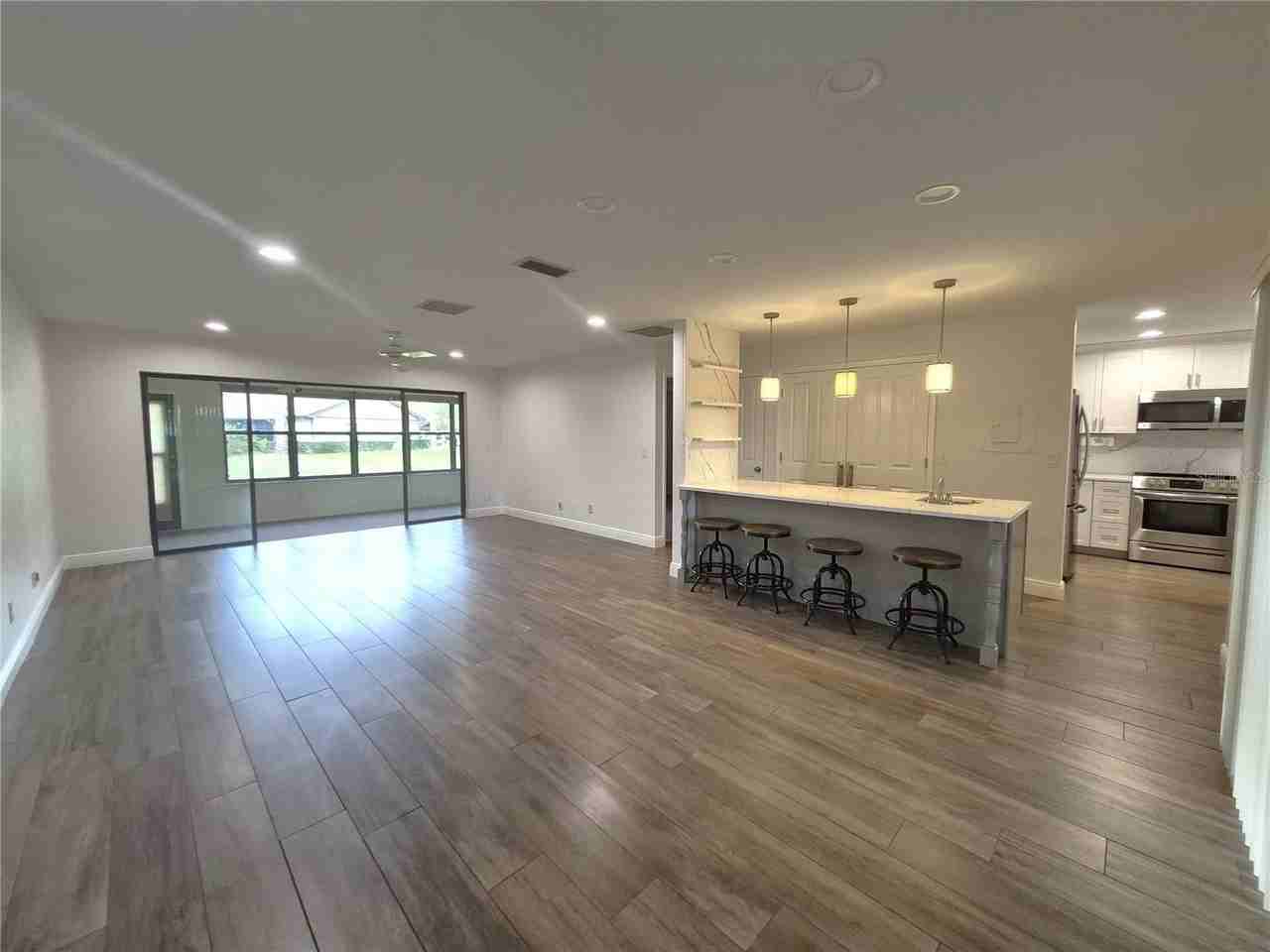 160 Joanne Pl - Photo 6 of 35