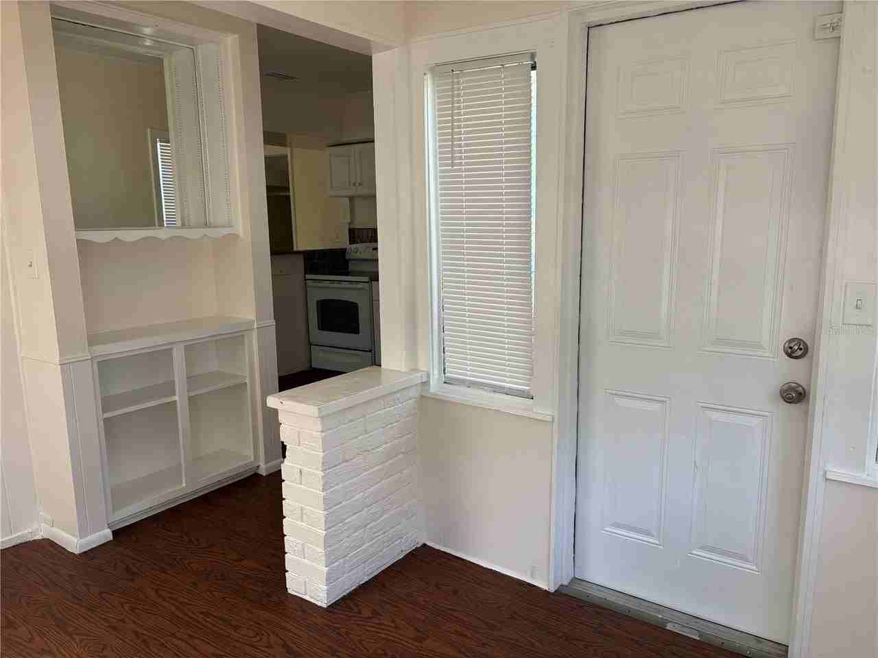 2162 46th Ave N - Photo 3 of 20