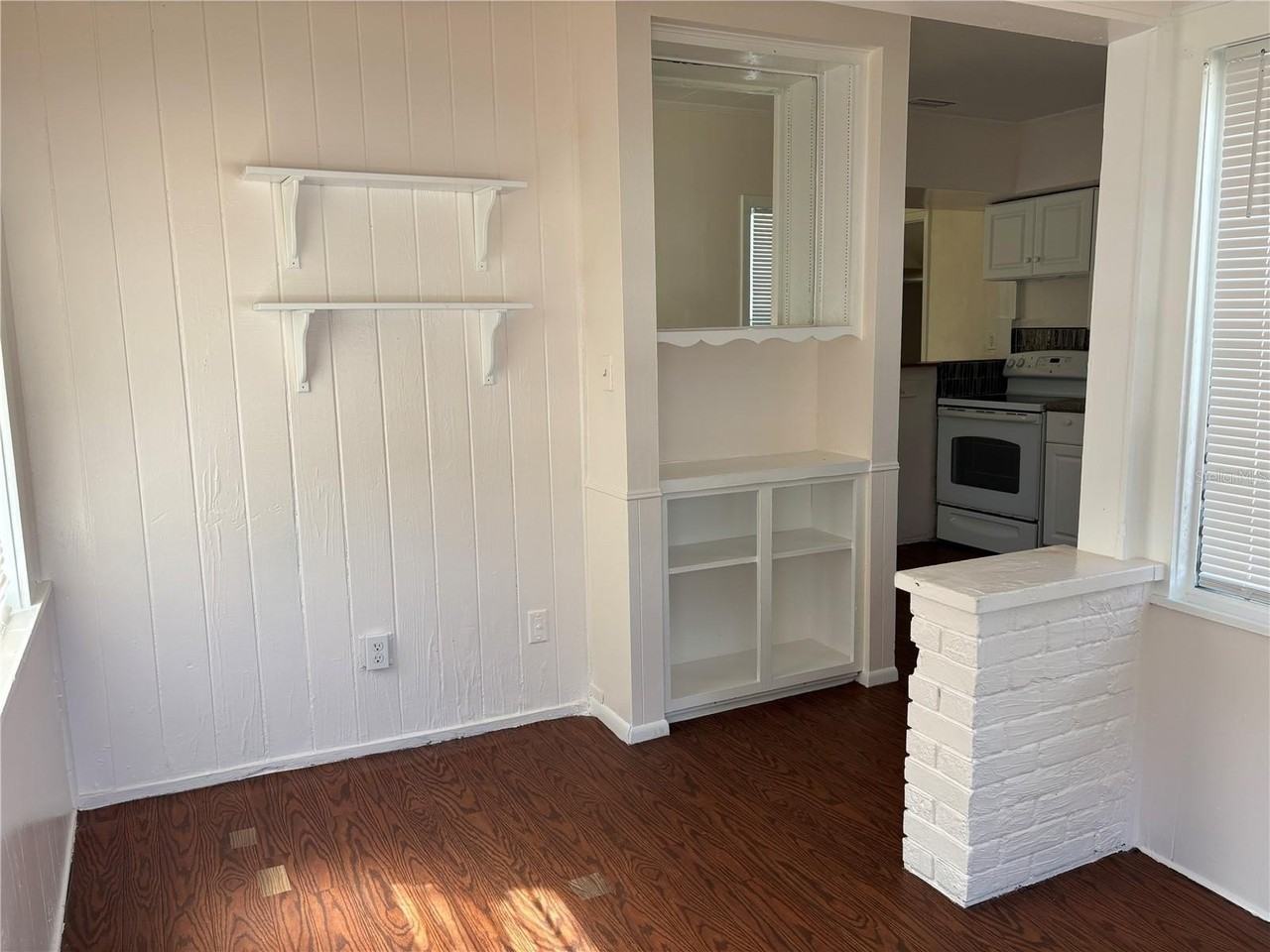 2162 46th Ave N - Photo 4 of 20