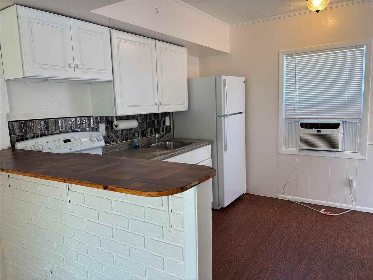 2162 46th Ave N - Photo 7 of 20