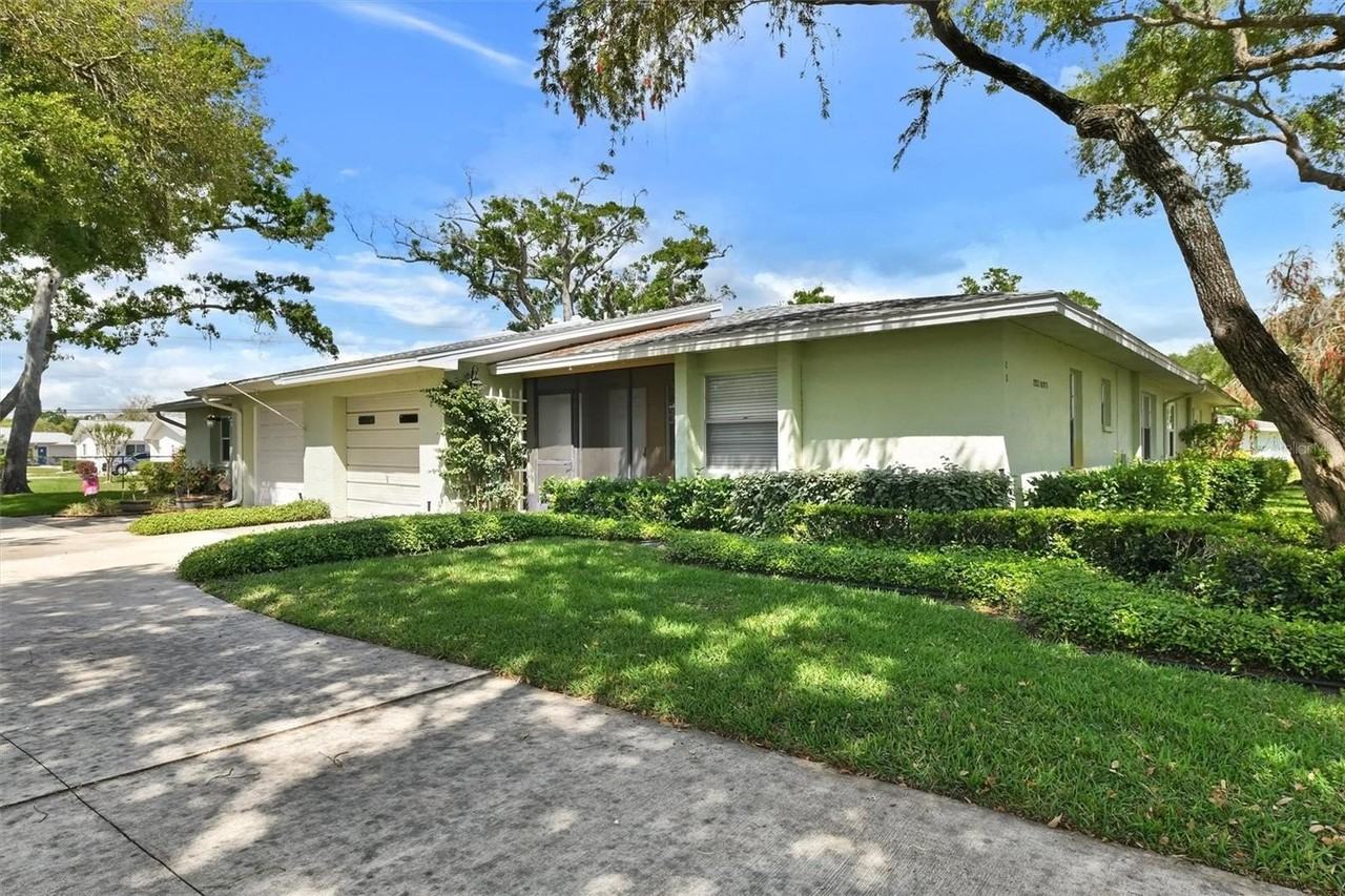 2833 Orange Tree Cir N #C - Photo 7 of 32