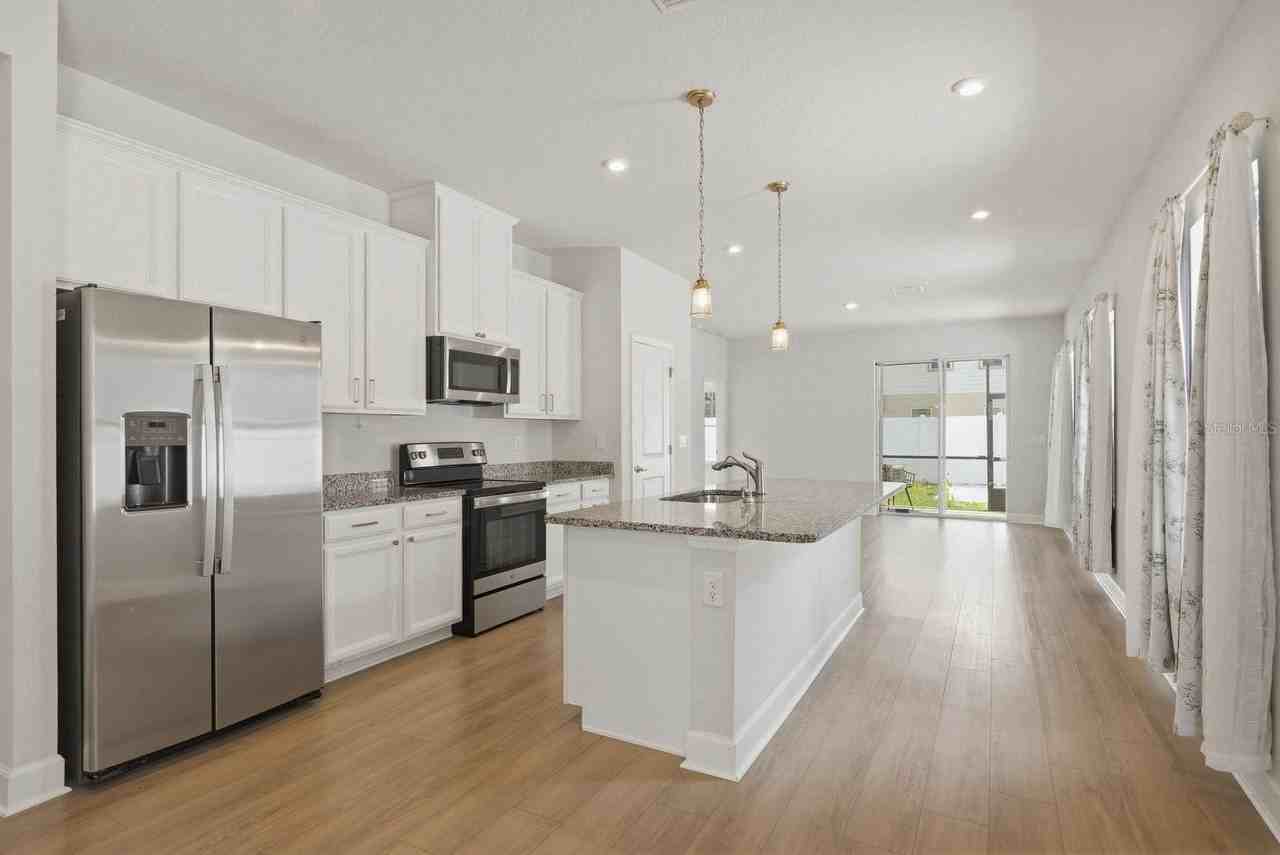 19056 Heavenside Ct - Photo 6 of 28