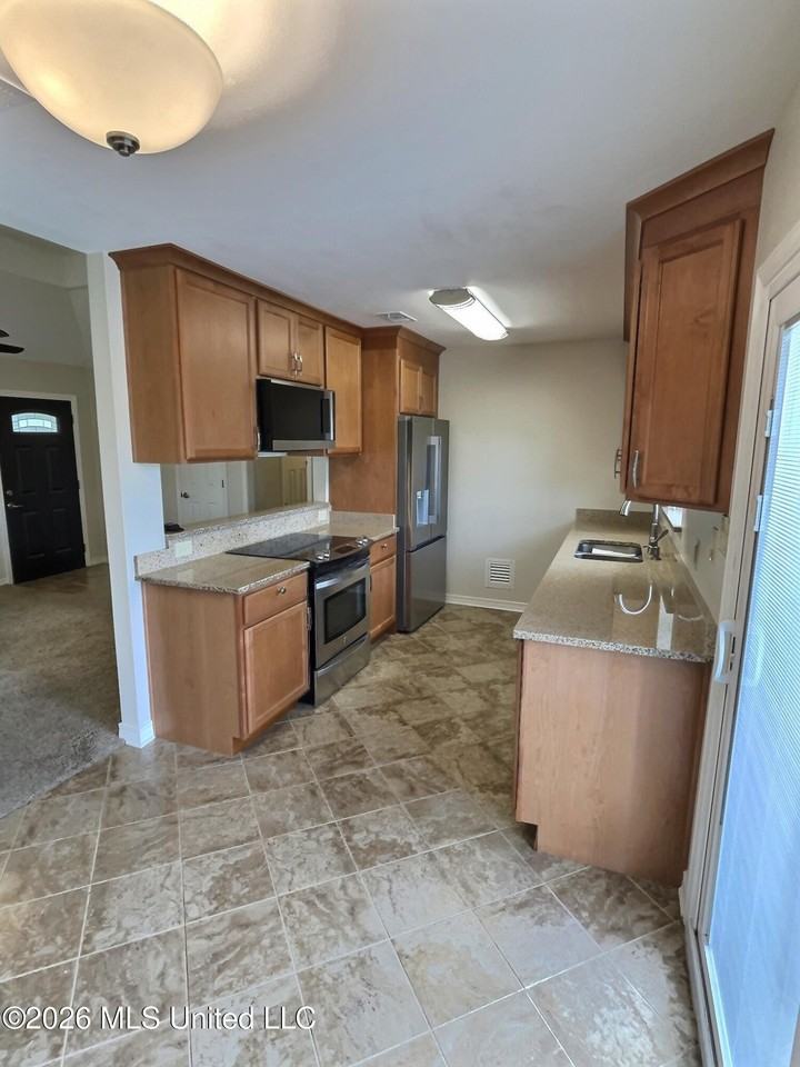 3910 Yosemite Dr - Photo 7 of 16