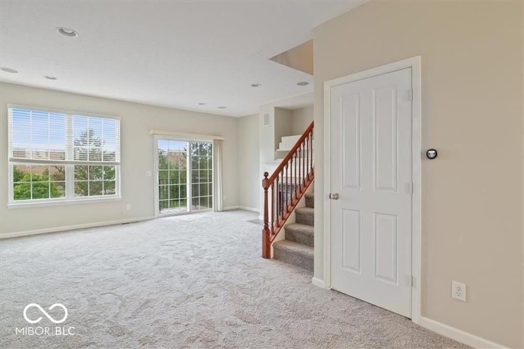 172 Straughn Ln - Photo 3 of 33