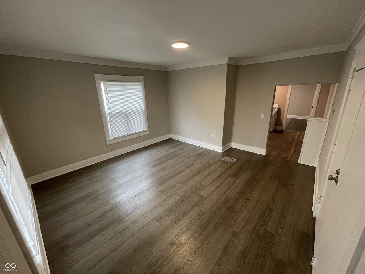 129 W Hendricks St #7 - Photo 3 of 11