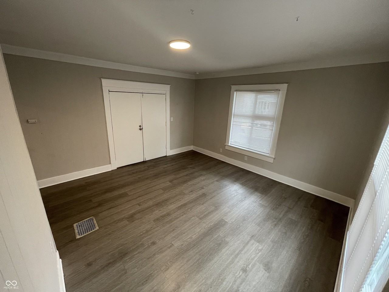 129 W Hendricks St #7 - Photo 4 of 11