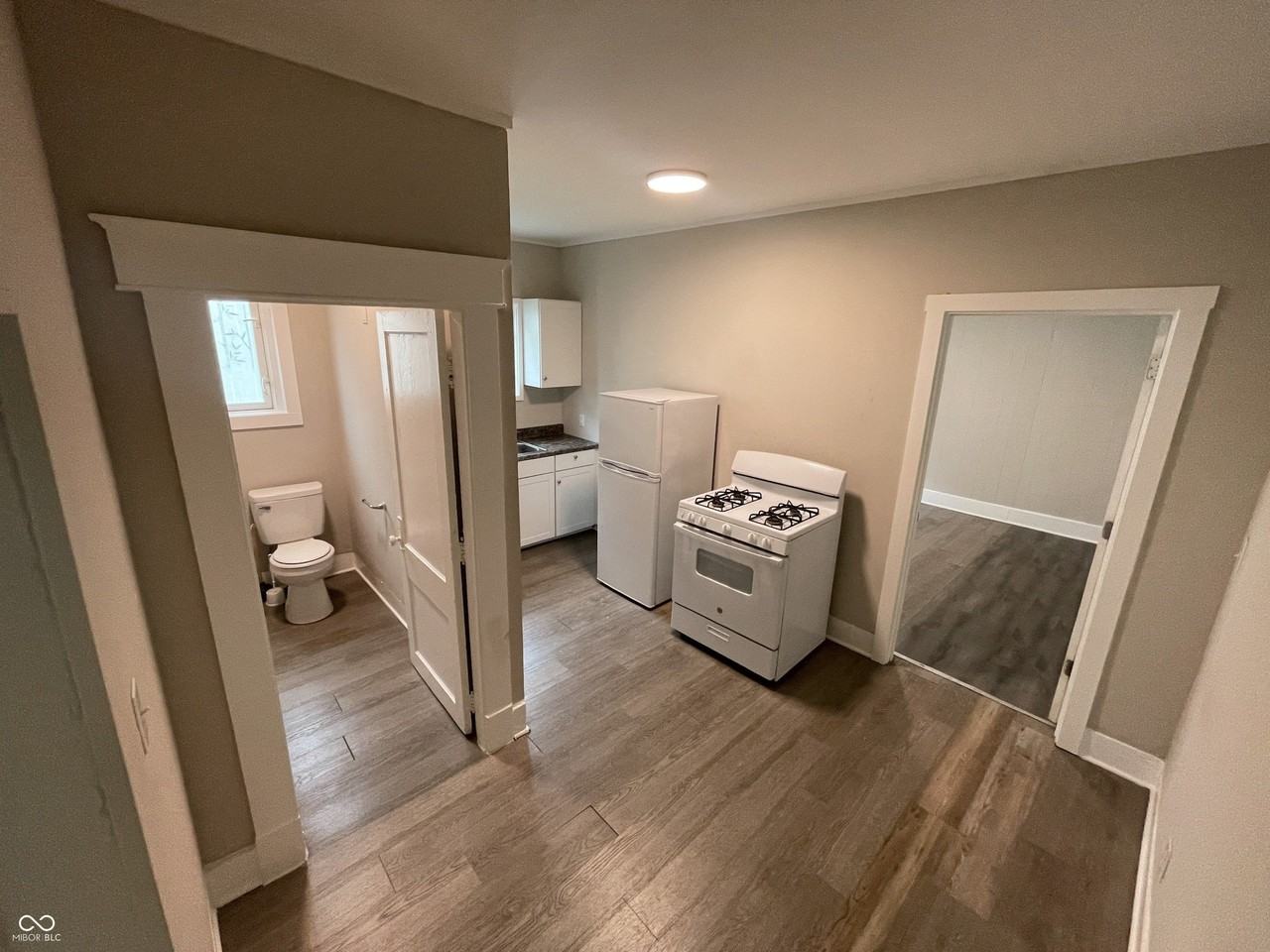 129 W Hendricks St #7 - Photo 5 of 11