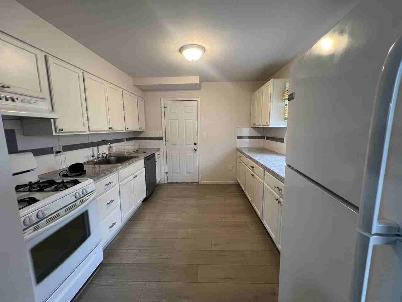 17366 Tennyson St - Photo 6 of 29