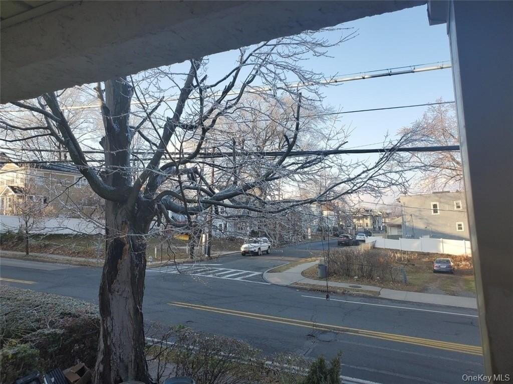 114 Lincoln Ave Apt 2nd #2ndFL - Photo 2 of 16