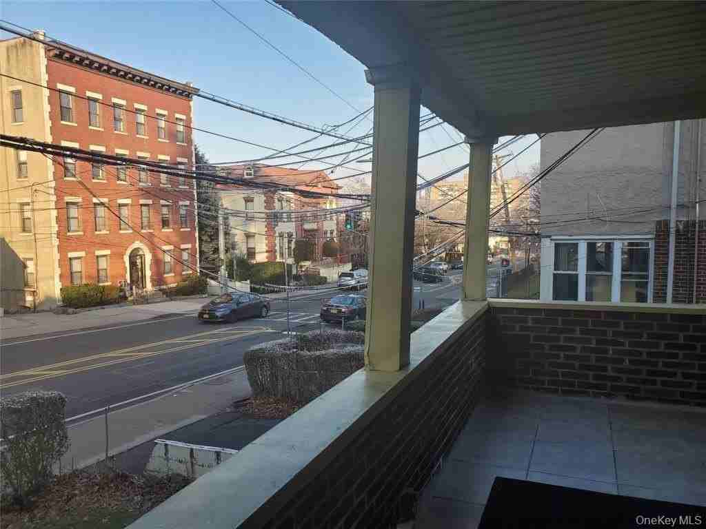 114 Lincoln Ave Apt 2nd #2ndFL - Photo 3 of 16