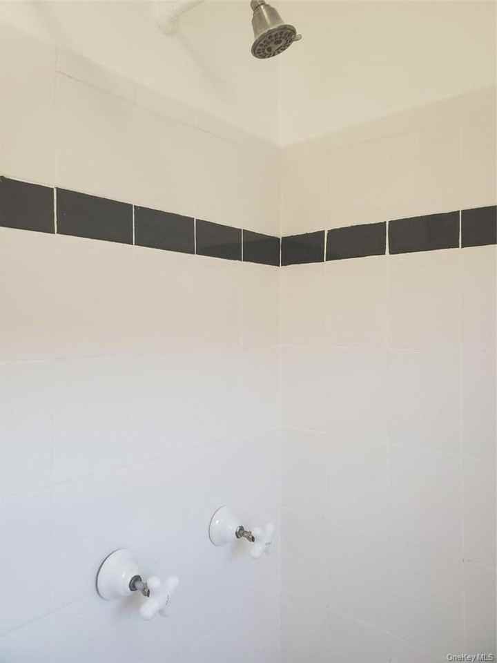 114 Lincoln Ave Apt 2nd #2ndFL - Photo 6 of 16