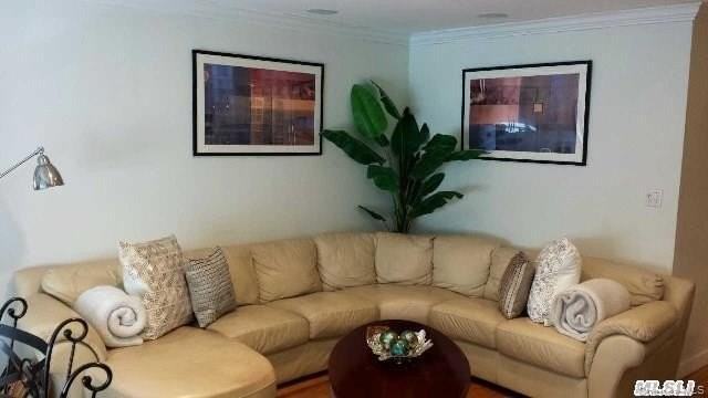 84 Pacific Blvd - Photo 3 of 8