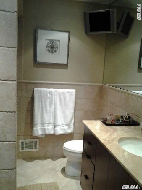 84 Pacific Blvd - Photo 4 of 8