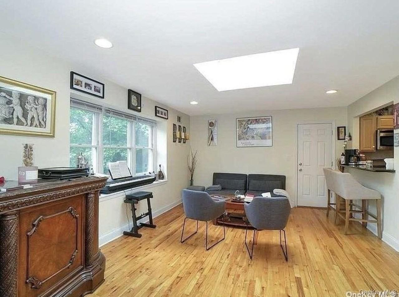 1012 Old Northern Blvd - Photo 2 of 7