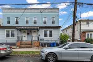 featured image of 11427 Bedell St