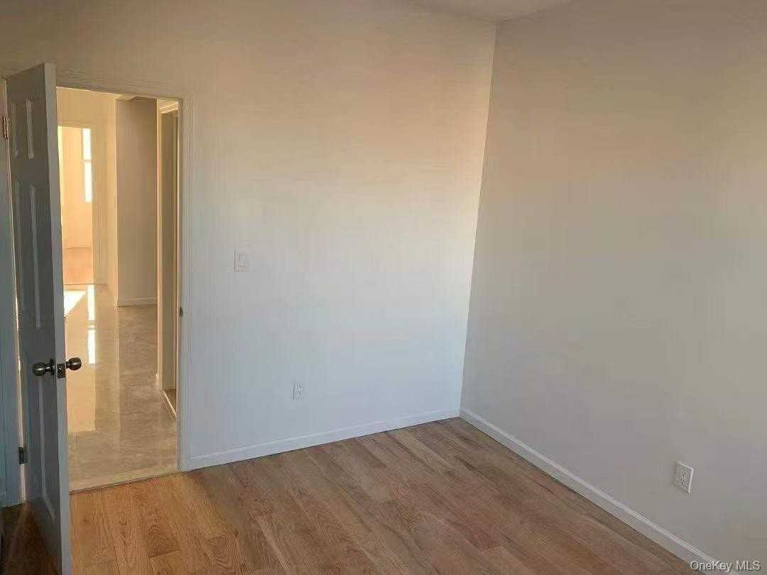 325 45th St Unit 2 - Photo 3 of 6