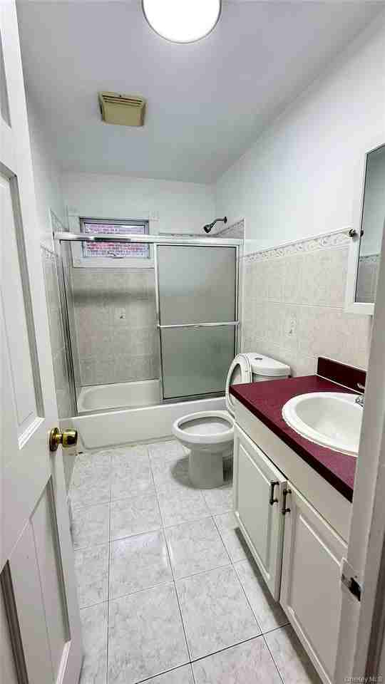 2510 88th St - Photo 4 of 8