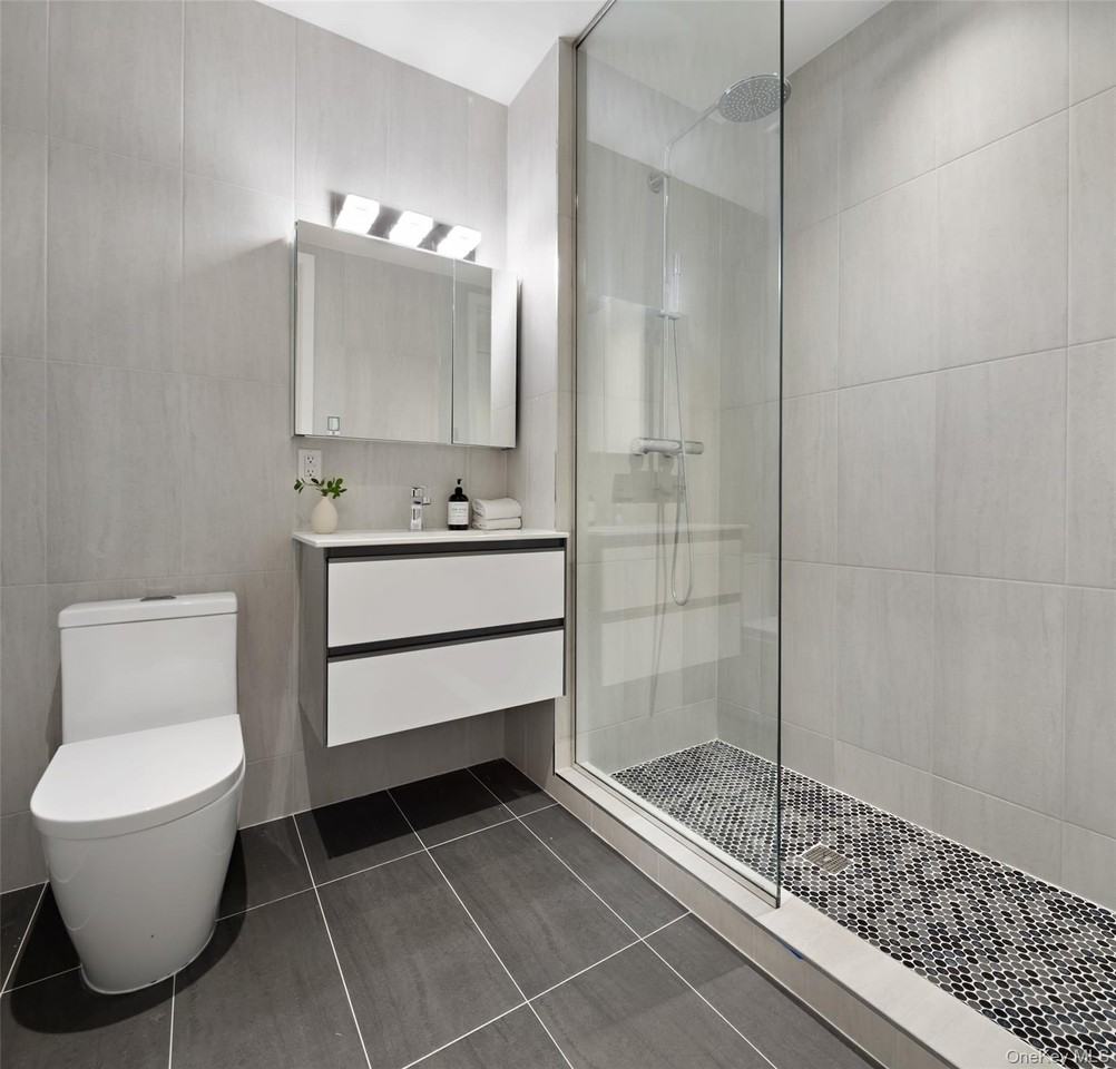 128 W 26th St Unit 13 - Photo 5 of 12