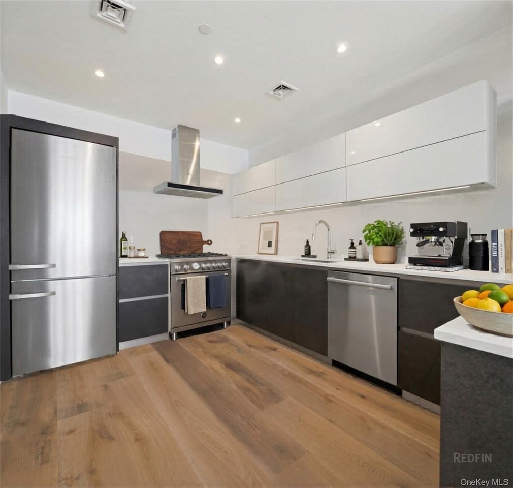 128 W 26th St Unit 13 - Photo 6 of 12