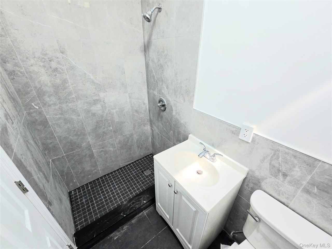 5646 Myrtle Ave Unit 3 - Photo 3 of 8