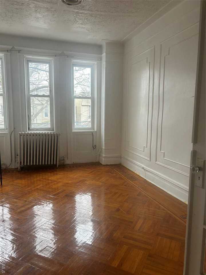 8820 86th St 2nd Fl - Photo 2 of 5