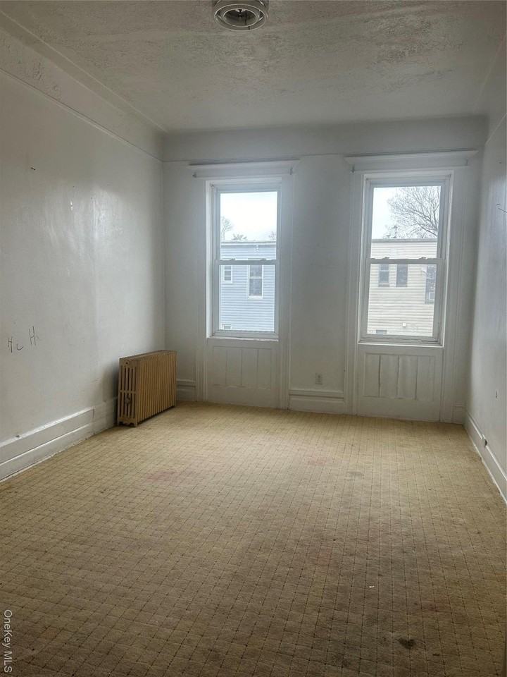 8820 86th St 2nd Fl - Photo 3 of 5