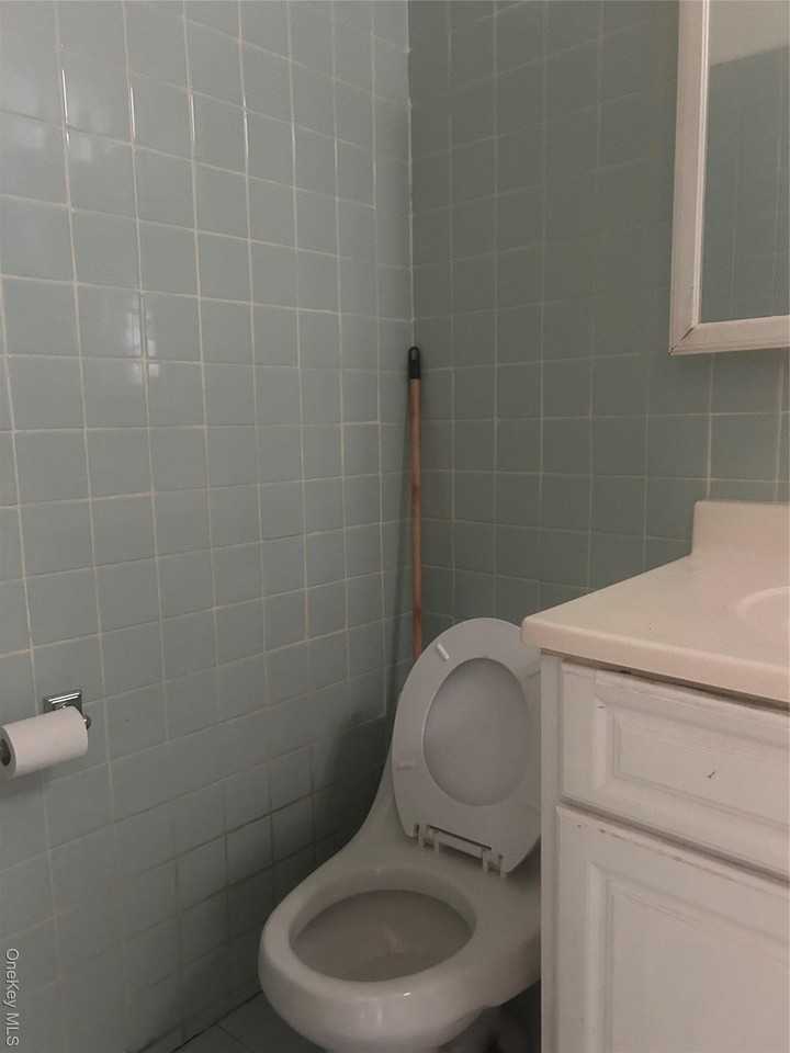 8820 86th St 2nd Fl - Photo 5 of 5